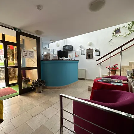 Vila Trandafirul Si Liliacul 3*