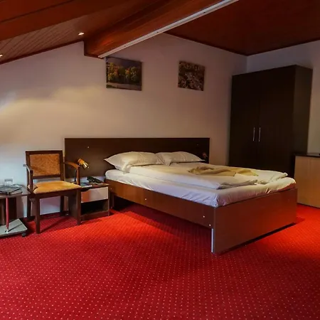 Vila Trandafirul Si Liliacul Hotel Caciulata